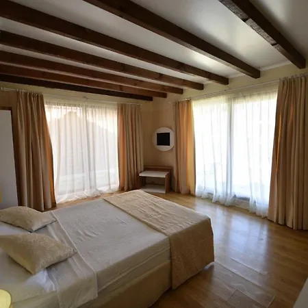 מלון Sahra Su Village & 4*