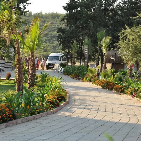 Sahra Su Village & אולודניץ