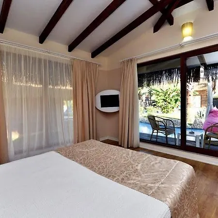 מלון Sahra Su Village & 4*