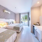 Hotel Sahra Su Village &